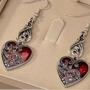 Chic  Red Heart Dangle Earrings Retro Style NWOB